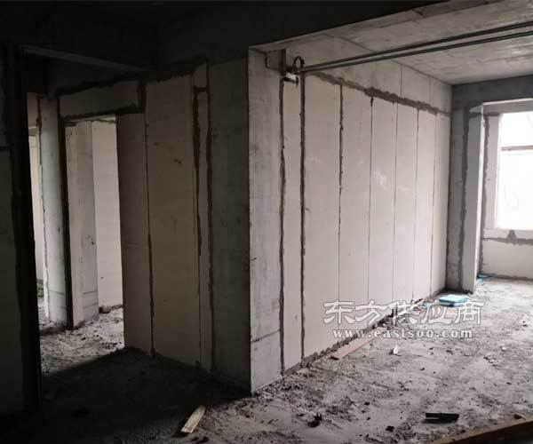 水泥輕質(zhì)復(fù)合隔墻板廠家 濟南華晟放心選購 濱州輕質(zhì)復(fù)合隔墻板圖片